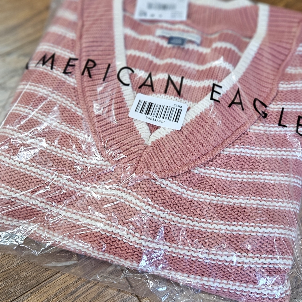 American Eagle Outfitters V-Neck Pink and Cream Sweater